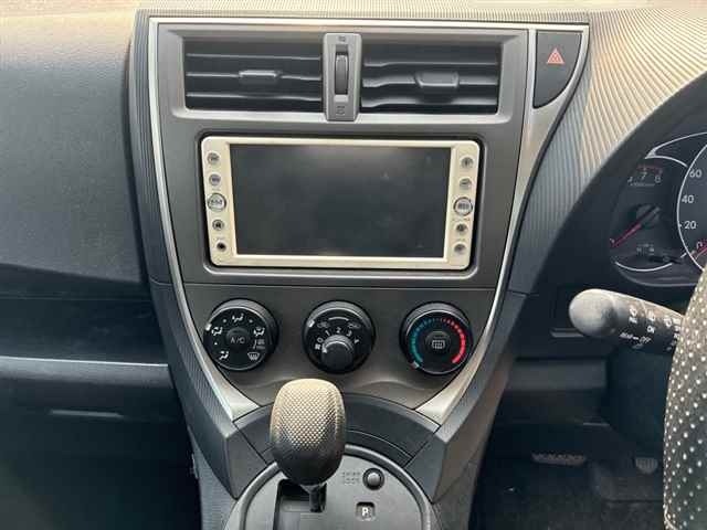 Toyota RACTIS 2013 8243995-6