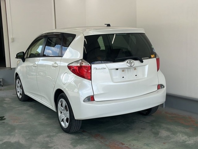 Toyota RACTIS 2013 8243996-1