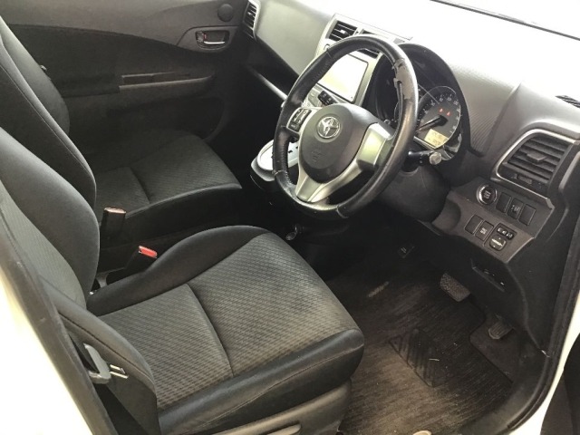 Toyota RACTIS 2013 8243996-5
