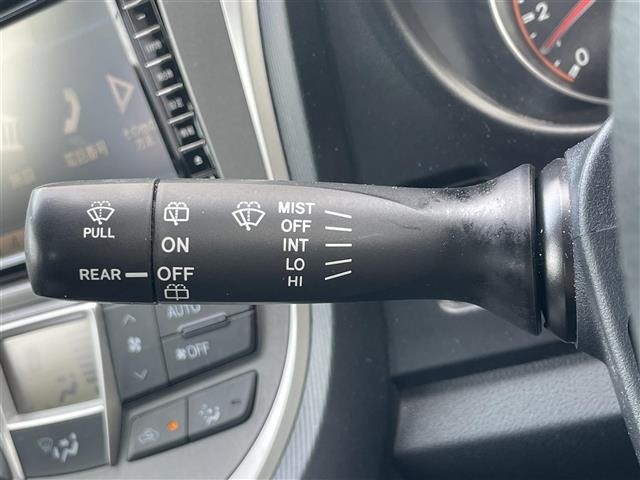 Toyota RACTIS 2012 8243998-3