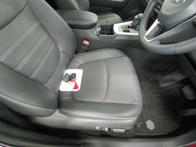 Toyota RAV4 2026 8243383-10
