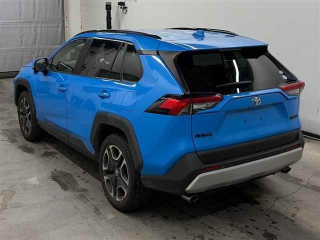 Toyota RAV4 2019 8243390-1