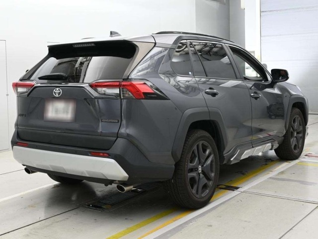 Toyota RAV4 2022 8243400-1