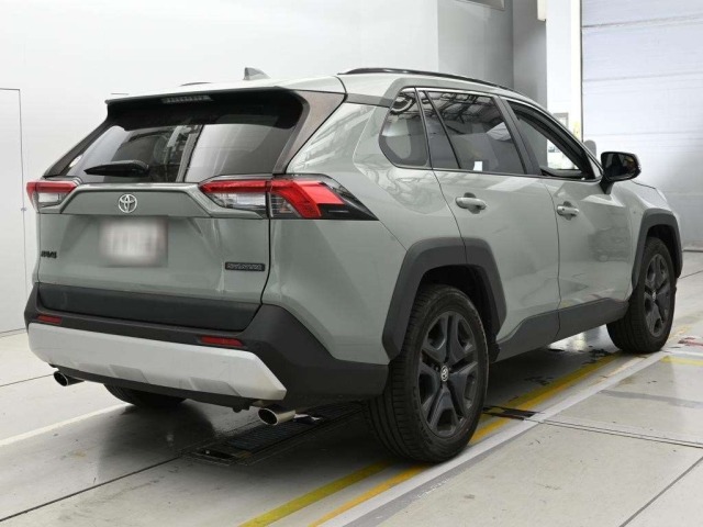 Toyota RAV4 2023 8243402-1