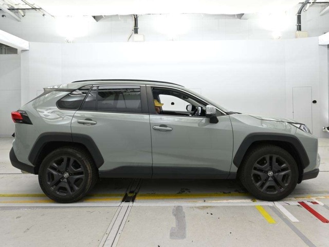 Toyota RAV4 2023 8243402-3