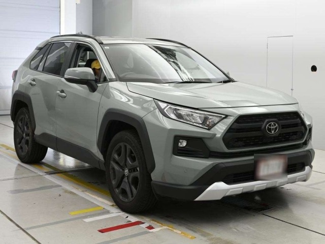 Toyota RAV4 2023 8243402-5