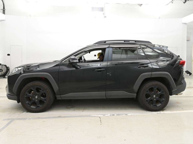 Toyota RAV4 2021 8243403-4