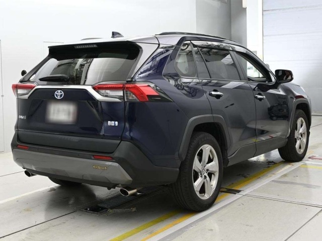 Toyota RAV4 2021 8243411-1