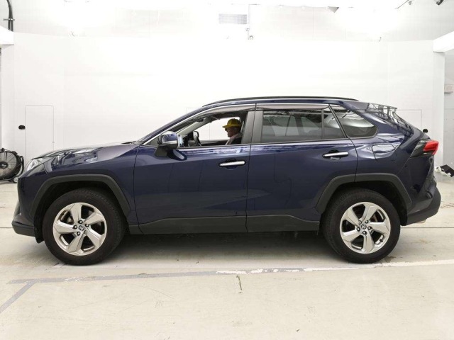 Toyota RAV4 2021 8243411-4