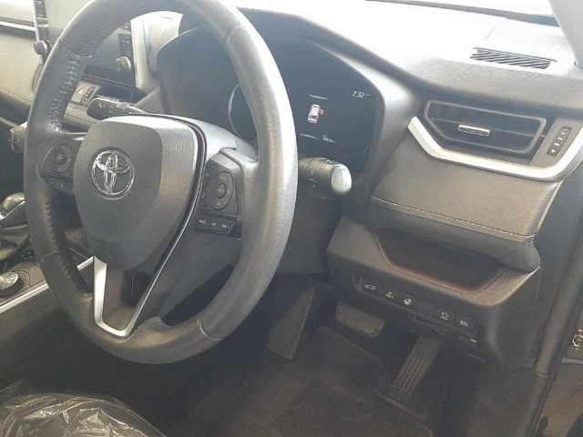 Toyota RAV4 2021 8243411-9