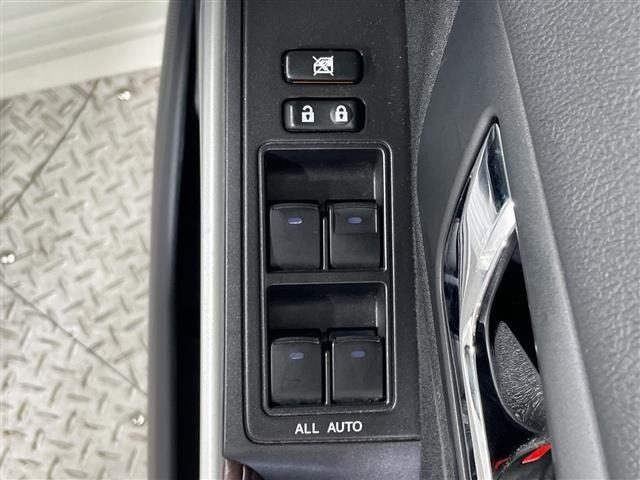 Toyota SAI 2015 8244059-6