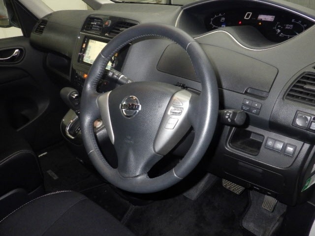 Nissan SERENA 2013 8237262-3