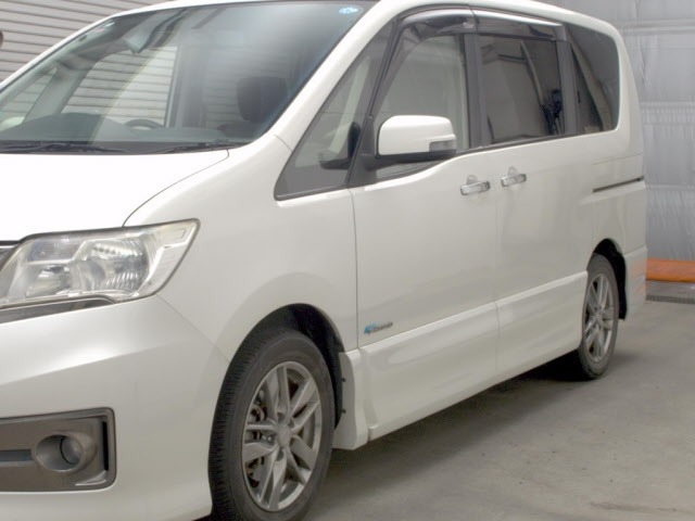 Nissan SERENA 2013 8237262-4
