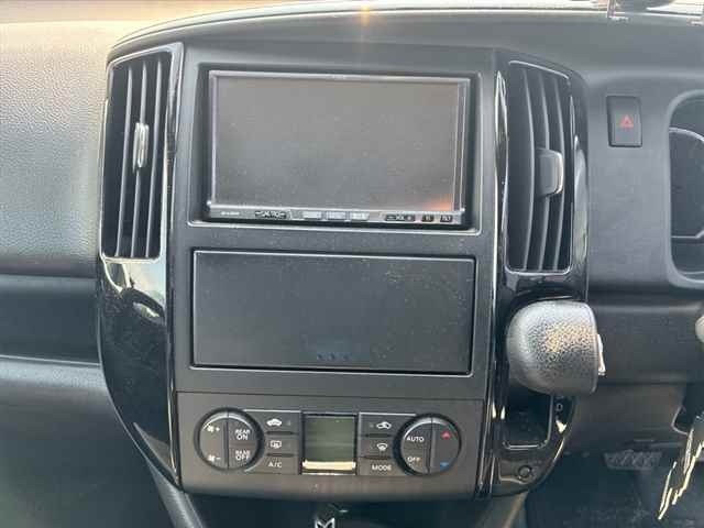 Nissan SERENA 2009 8237300-6