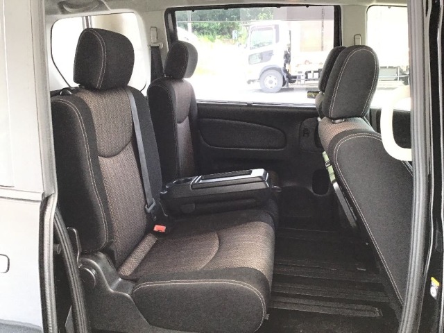 Nissan SERENA 2014 8237301-6