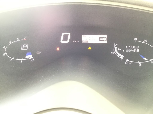 Nissan SERENA 2014 8237301-8