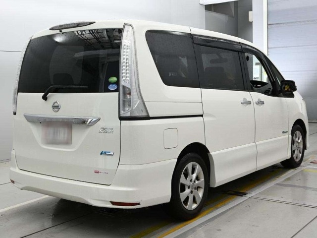 Nissan SERENA 2013 8237314-1
