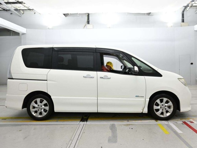 Nissan SERENA 2013 8237314-3