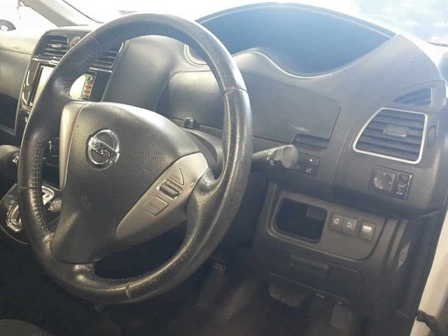 Nissan SERENA 2013 8237314-9