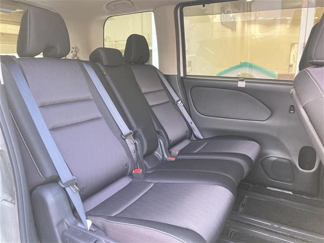 Nissan SERENA 2018 8237615-3