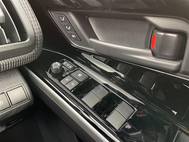 Subaru Solterra 2023 8242704-4