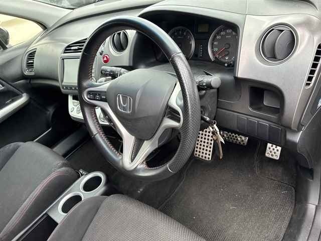 Honda STREAM 2009 8238502-3