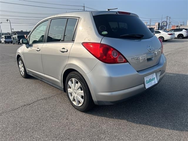 Nissan TIIDA 2005 8237179-5