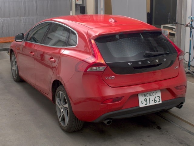 Volvo V40 2016 8247476-1