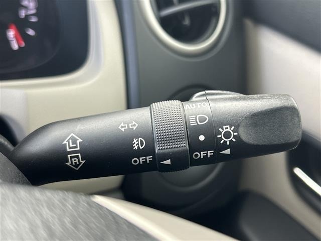 Mazda VERISA 2010 8239054-1