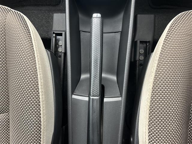 Mazda VERISA 2010 8239054-11