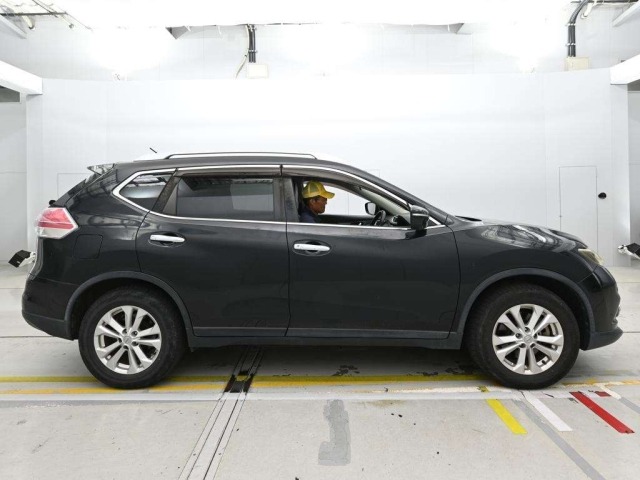 Nissan X-TRAIL 2016 8236917-3