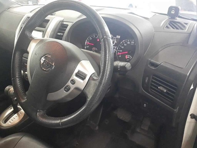 Nissan X-TRAIL 2012 8236918-9