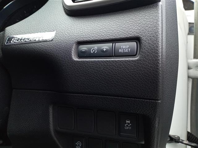 Nissan X-TRAIL 2015 8237099-2