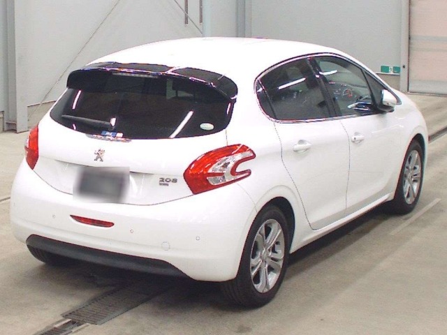 Peugeot 208 2015 8248247-1