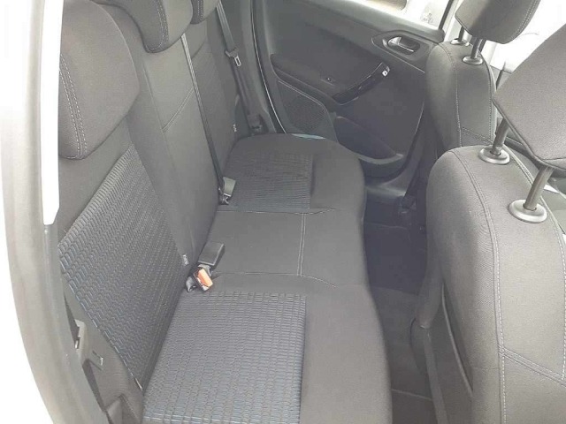 Peugeot 208 2015 8248247-10