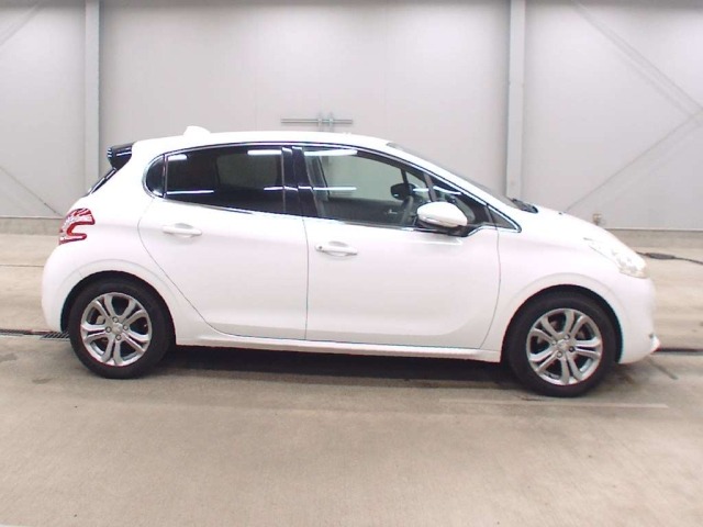 Peugeot 208 2015 8248247-3