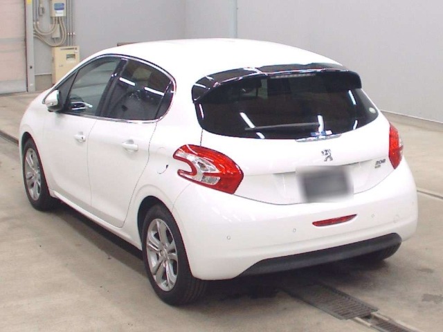 Peugeot 208 2015 8248247-6