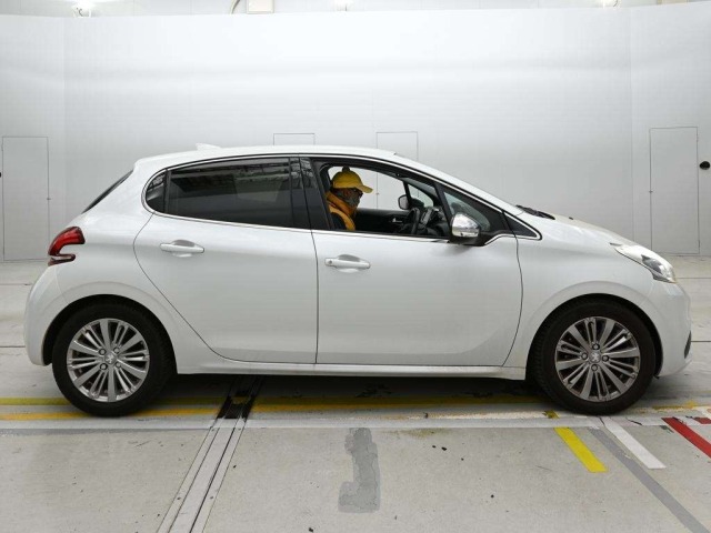 Peugeot 208 2017 8248253-3