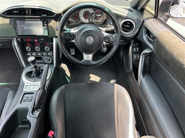 Toyota 86 2017 8254017-16