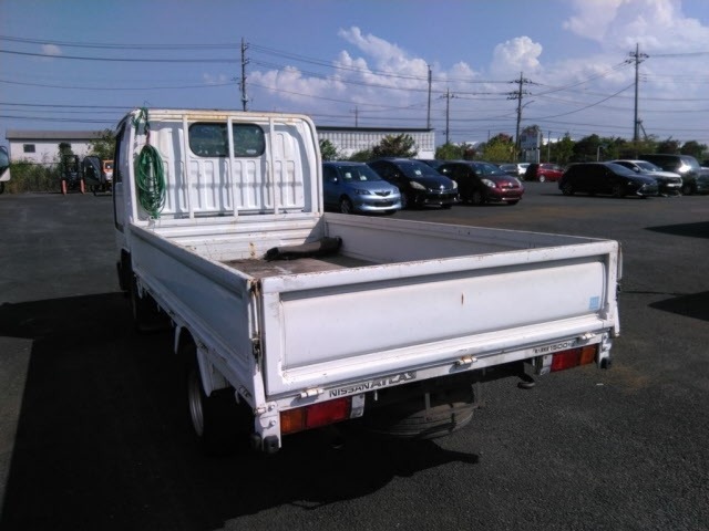 Nissan ATLAS 2004 8255556-1