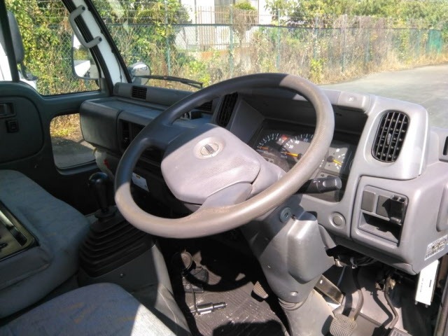 Nissan ATLAS 2004 8255556-3