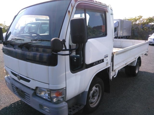Nissan ATLAS 2004 8255556-4
