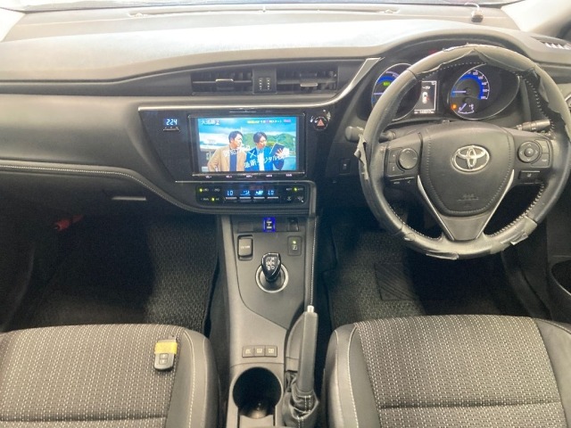 Toyota AURIS 2017 8252305-3