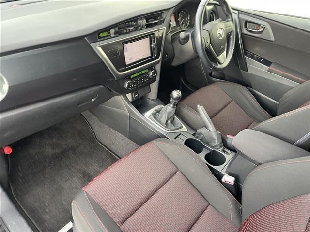 Toyota AURIS 2013 8252338-6
