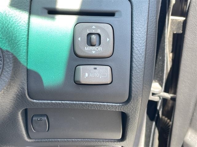 Toyota CELSIOR 2006 8248245-9