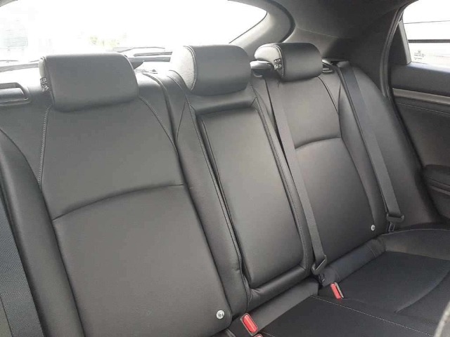 Honda CIVIC 2018 8257703-11