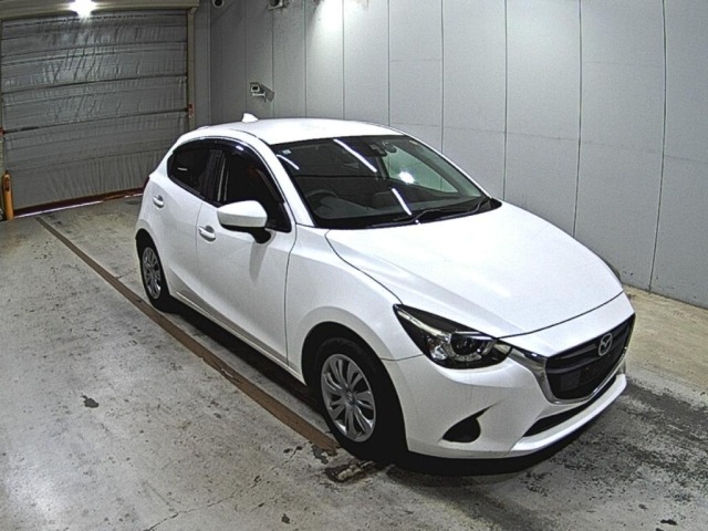 Mazda DEMIO 2017 8256988-0