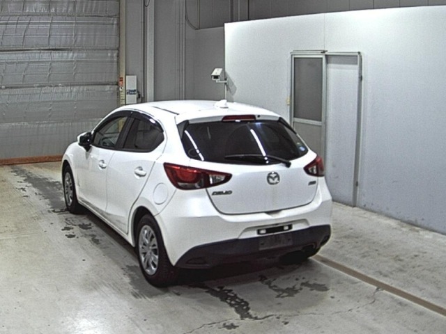 Mazda DEMIO 2017 8256988-1