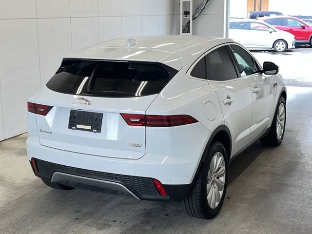 Jaguar E-PACE 2018 8249090-1