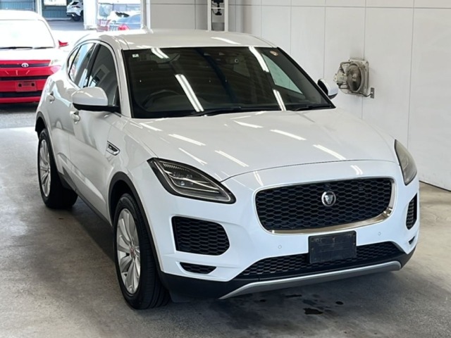 Jaguar E-PACE 2018 8249090-4